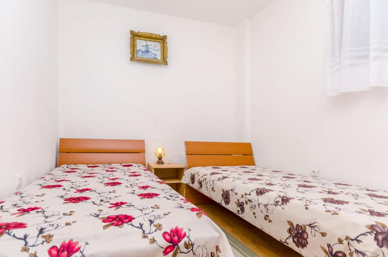 Apartments Kursan Trogir Exterior foto